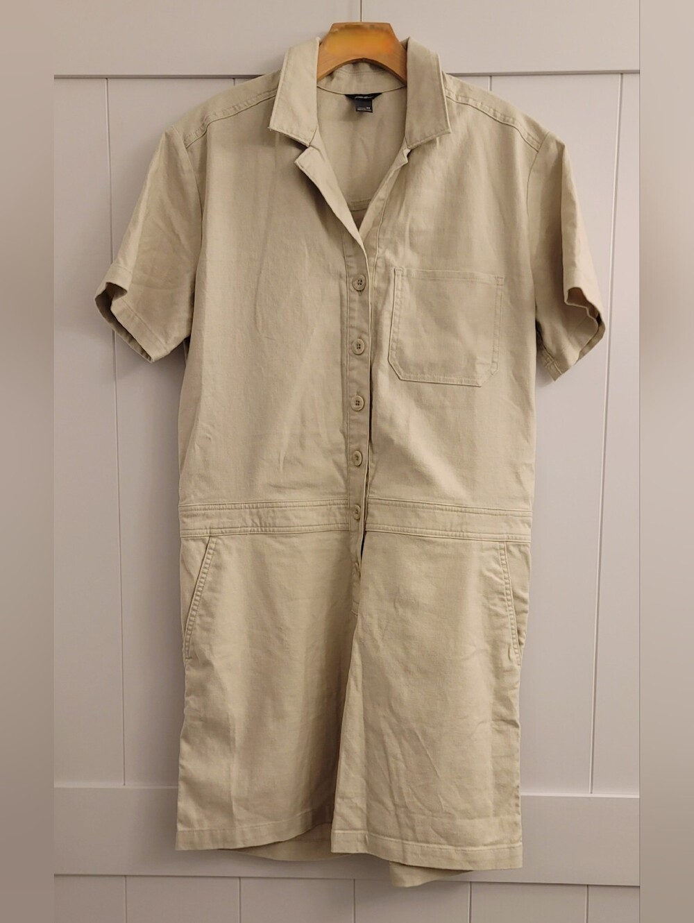 Eddie Bauer Light Beige Short-Sleeve Utility Romper Size M